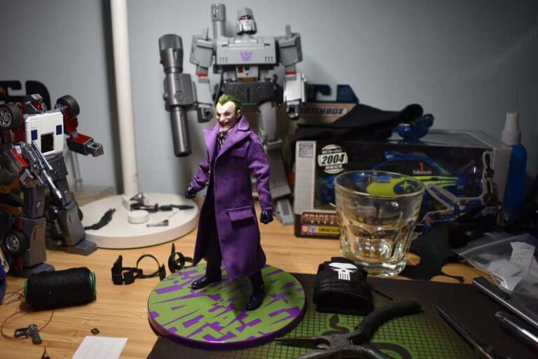 Pre Order 1/12 Customized Purple Coat for Mezco Joker - Image 5