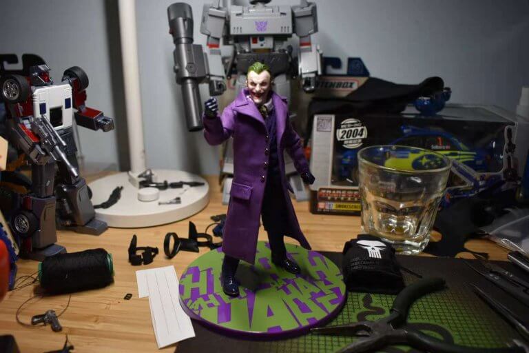 Pre Order 1/12 Customized Purple Coat for Mezco Joker - Image 3