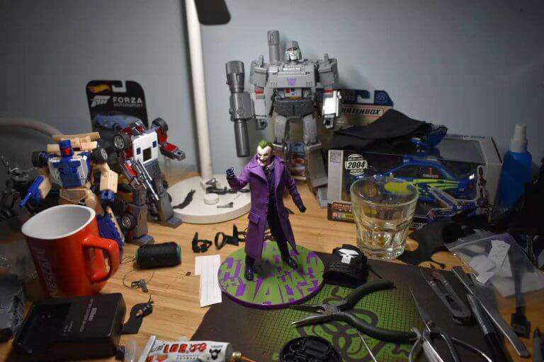 Pre Order 1/12 Customized Purple Coat for Mezco Joker - Image 2