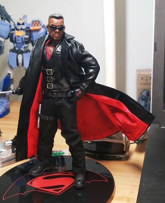 mezco blade
